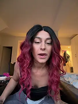 CurlyRouge online show from April 2026 06:10:01 PM