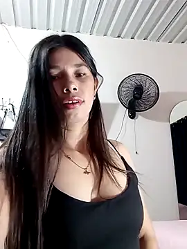 Snapshot of Sexy-Violet-20 chatting on May 2026 12:33:01 PM Sexy-Violet-20 online show from May 2026 12:33:01 PM