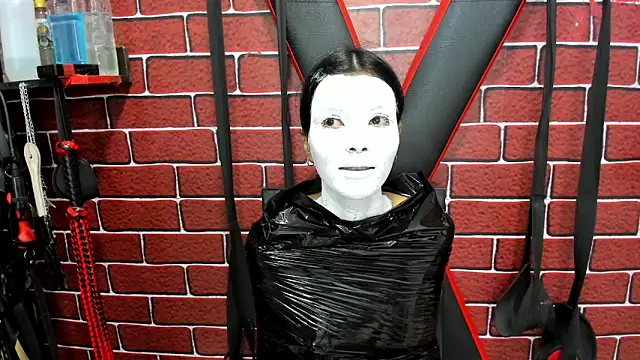 Snapshot of BDSM_FETISHESS chatting on April 2026 05:30:01 PM BDSM FETISHESS online show from April 2026 05:30:01 PM