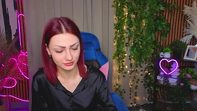 Snapshot of CarolynReeves chatting on April 2026 10:11:01 AM CarolynReeves online show from April 2026 10:11:01 AM