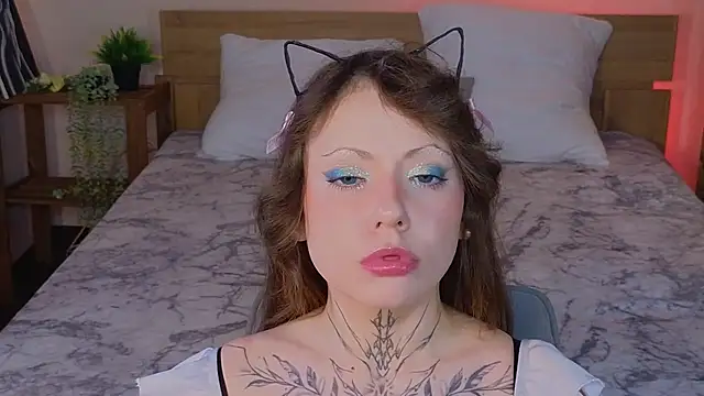 EricaMoonn online show from May 2026 10:20:02 AM