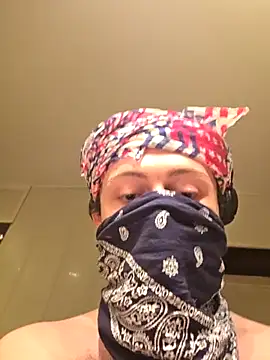 LeeroytheParisian online show from April 2026 01:42:02 AM