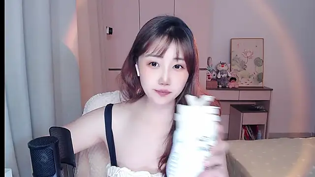 Snapshot of MissBunny_2026 chatting on May 2026 02:03:02 PM MissBunny 2026 online show from May 2026 02:03:02 PM
