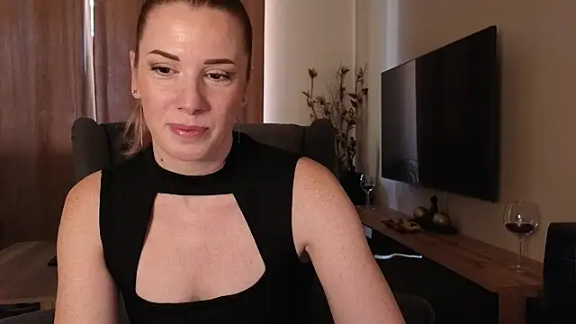 Snapshot of Sharon_Red chatting on February 2025 10:07:01 AM Sharon Red online show from February 2025 10:07:01 AM