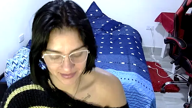 Snapshot of Bandida553 chatting on June 2026 05:12:01 AM Bandida553 online show from June 2026 05:12:01 AM