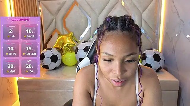 Snapshot of Fioret_Tx chatting on July 2026 03:00:02 AM Fioret Tx online show from July 2026 03:00:02 AM