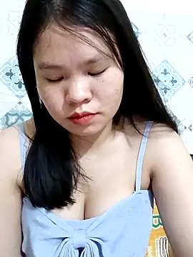 Snapshot of Seraphinahh chatting on May 2026 03:28:01 PM Seraphinahh online show from May 2026 03:28:01 PM
