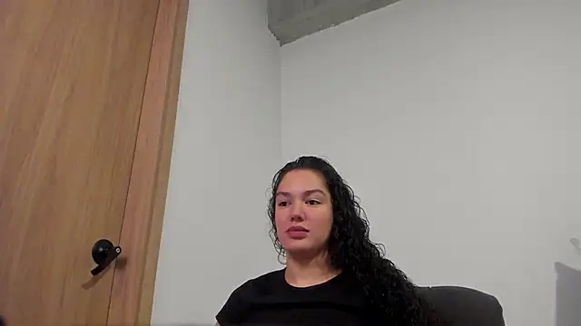 Snapshot of MiaRouseex chatting on May 2026 09:13:01 PM MiaRouseex online show from May 2026 09:13:01 PM