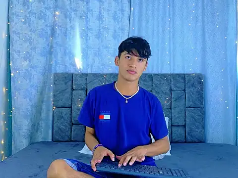 Snapshot of IhanKing chatting on May 2026 06:58:02 PM IhanKing online show from May 2026 06:58:02 PM