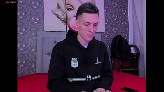 Snapshot of Danny_Farret chatting on April 2026 01:28:01 PM Danny Farret online show from April 2026 01:28:01 PM