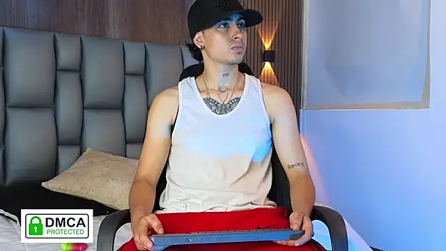 Snapshot of mohamed_malik chatting on April 2026 01:02:02 PM mohamed malik online show from April 2026 01:02:02 PM