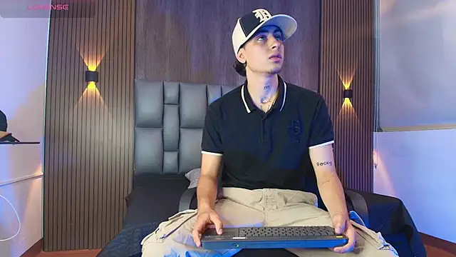 Snapshot of mohamed_malik chatting on May 2026 12:32:01 PM mohamed malik online show from May 2026 12:32:01 PM
