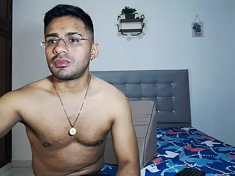 zeussexyhot online show from April 2026 09:17:01 PM