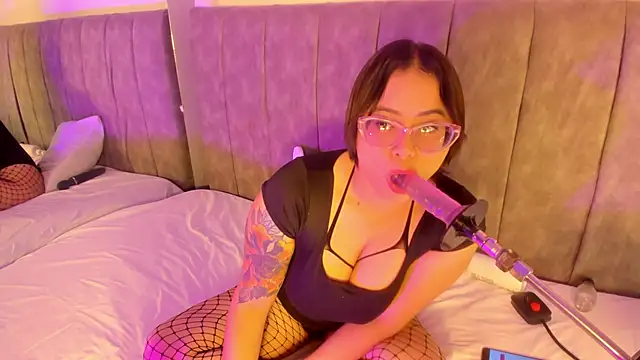 Snapshot of kiara78sweet chatting on June 2026 12:39:01 PM kiara78sweet online show from June 2026 12:39:01 PM