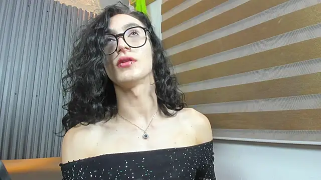 Snapshot of Shammy_rosse chatting on May 2026 01:23:02 AM Shammy rosse online show from May 2026 01:23:02 AM