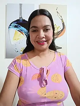 Snapshot of Silvana2927 chatting on July 2026 08:10:01 AM Silvana2927 online show from July 2026 08:10:01 AM