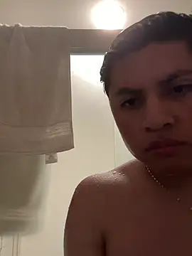 xxxchrisHOT online show from April 2026 04:40:01 AM