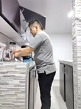 ian charmboy online show from April 2026 01:01:02 AM