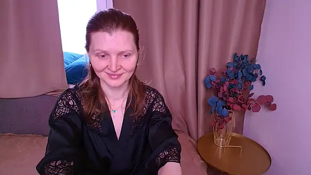 Snapshot of Liza__Evans chatting on April 2026 02:14:01 AM Liza Evans online show from April 2026 02:14:01 AM