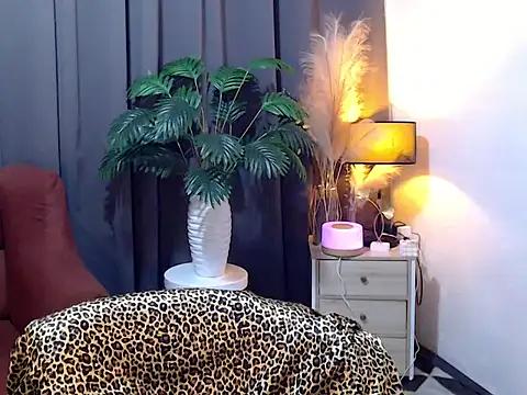 Super Latchbiya online show from May 2026 01:51:01 PM