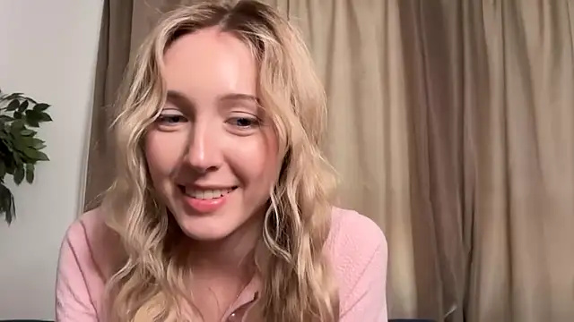 Snapshot of Kattie_Petite chatting on April 2026 02:47:01 PM Kattie Petite online show from April 2026 02:47:01 PM
