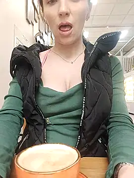 Naughty Queen0 online show from April 2026 11:07:02 PM