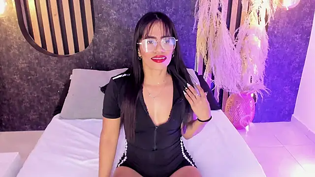 Snapshot of CatalinaRey chatting on May 2026 11:05:01 AM CatalinaRey online show from May 2026 11:05:01 AM