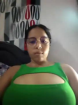 Snapshot of SOFIA_HORNY4 chatting on April 2026 03:07:02 AM SOFIA HORNY4 online show from April 2026 03:07:02 AM