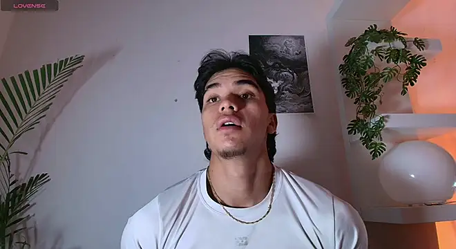 Snapshot of andyypalmer_ chatting on May 2026 05:48:01 AM andyypalmer online show from May 2026 05:48:01 AM