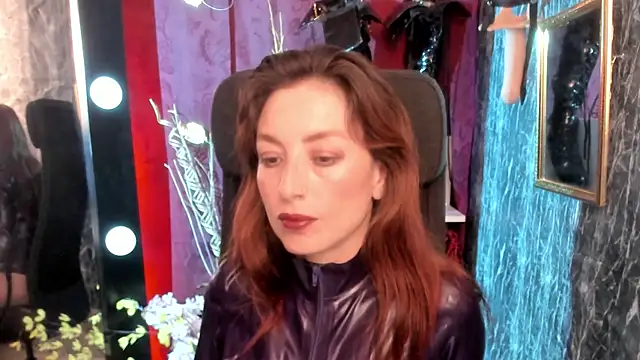 Snapshot of Queenscarlettsecret chatting on April 2026 07:03:01 PM Queenscarlettsecret online show from April 2026 07:03:01 PM