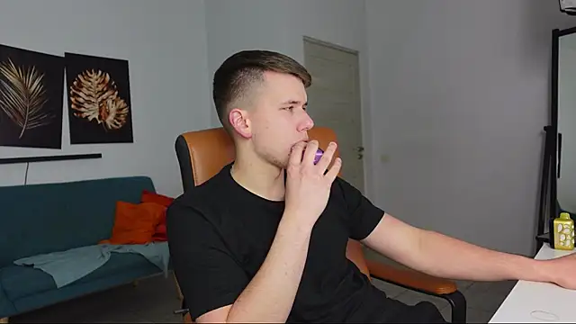 Zack Gillian online show from May 2026 08:25:01 PM