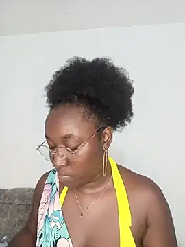 Snapshot of KaleaEbony chatting on May 2026 03:33:02 AM KaleaEbony online show from May 2026 03:33:02 AM