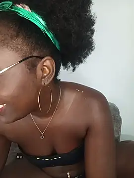 Snapshot of KaleaEbony chatting on May 2026 05:27:01 AM KaleaEbony online show from May 2026 05:27:01 AM
