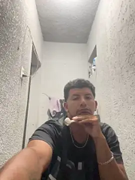 Alcantar01 online show from May 2026 10:39:01 PM
