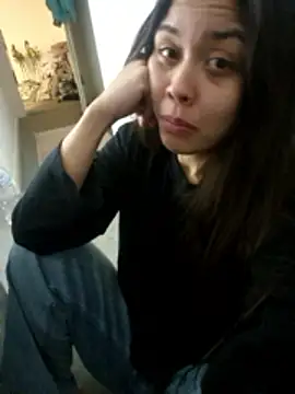 Ariana2001 online show from April 2026 06:10:01 PM