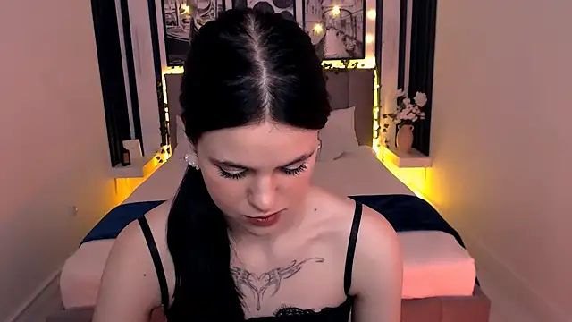 Snapshot of _Scarlett_Lee_ chatting on April 2026 11:22:02 AM Scarlett Lee online show from April 2026 11:22:02 AM