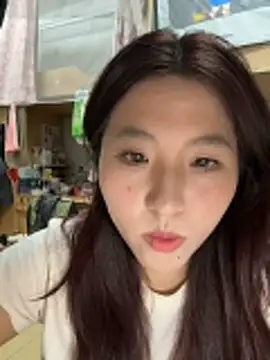 Snapshot of pinkouou chatting on April 2026 05:27:01 PM pinkouou online show from April 2026 05:27:01 PM
