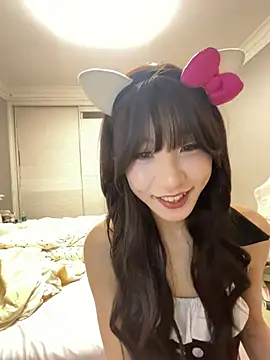 Snapshot of Xiaoyu0012 chatting on May 2026 02:25:02 PM Xiaoyu0012 online show from May 2026 02:25:02 PM