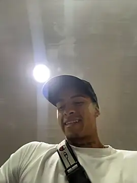 Snapshot of willclayy chatting on July 2026 11:58:02 AM willclayy online show from July 2026 11:58:02 AM