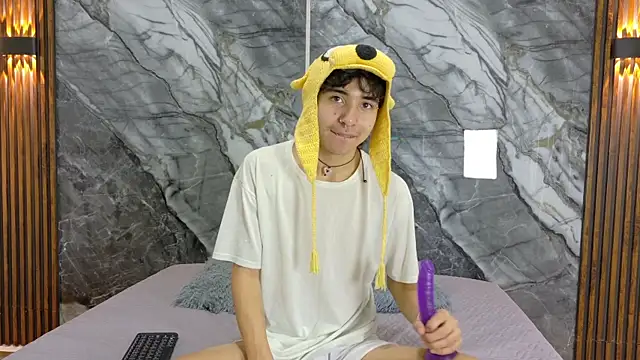 NoahWalker   online show from May 2026 11:09:02 AM