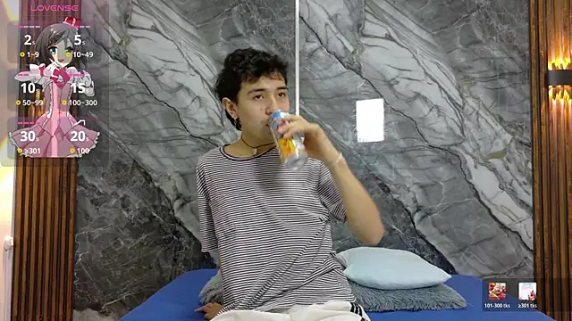 Snapshot of NoahWalker__ chatting on July 2026 11:02:01 AM NoahWalker online show from July 2026 11:02:01 AM