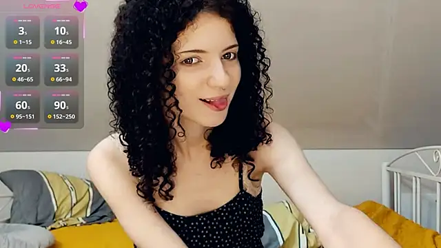 Snapshot of CinnamonCurl chatting on July 2026 12:26:01 AM CinnamonCurl online show from July 2026 12:26:01 AM