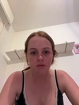 Snapshot of lilysmn chatting on April 2026 08:09:02 PM lilysmn online show from April 2026 08:09:02 PM