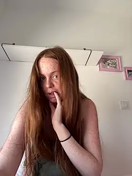 Snapshot of lilysmn chatting on May 2026 01:27:02 PM lilysmn online show from May 2026 01:27:02 PM