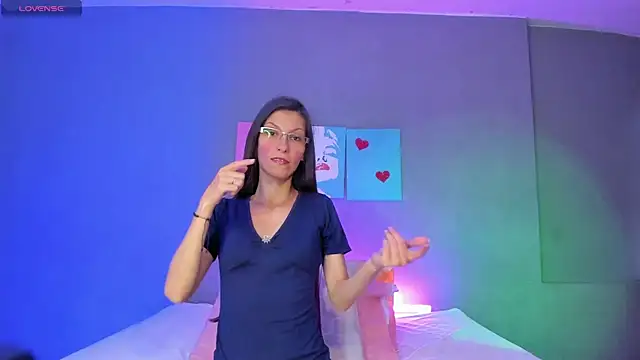Snapshot of BunnyThompson chatting on April 2026 05:14:01 PM BunnyThompson online show from April 2026 05:14:01 PM