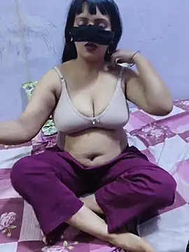 binnik216 online show from July 2026 07:27:02 PM