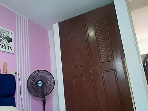 Snapshot of taylor_Stele chatting on May 2026 07:56:01 PM taylor Stele online show from May 2026 07:56:01 PM