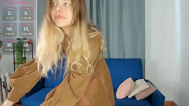 Snapshot of Glitch_Doll chatting on April 2026 05:22:01 AM Glitch Doll online show from April 2026 05:22:01 AM