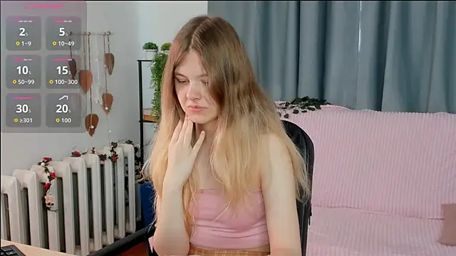 Snapshot of Glitch_Doll chatting on May 2026 05:26:01 AM Glitch Doll online show from May 2026 05:26:01 AM