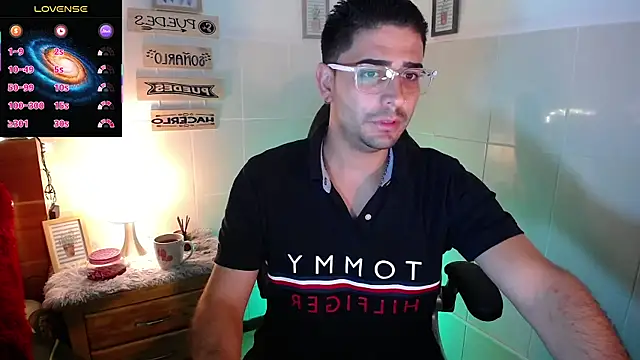 Snapshot of andders_ chatting on May 2026 01:33:02 AM andders online show from May 2026 01:33:02 AM